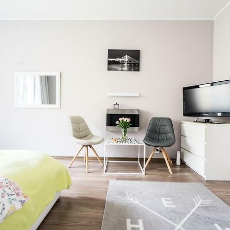 Sunny Wisla River Apartment وارسو المظهر الخارجي الصورة