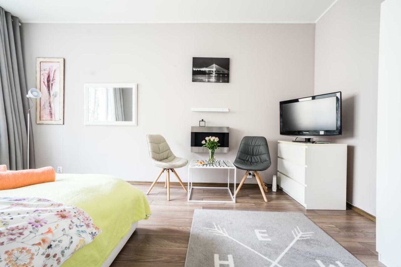 Sunny Wisla River Apartment وارسو المظهر الخارجي الصورة